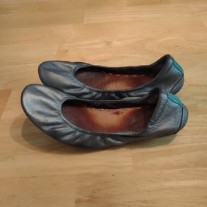 Tieks Pewter Silver Metallic Flats Size 6